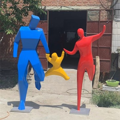 广西玻璃钢一家三口雕塑景观小品玻璃钢人像家庭雕塑定制