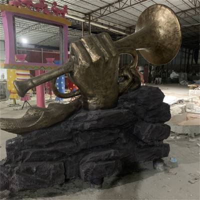 红色号角雕塑 仿铜吹号雕塑 广西玻璃钢造型雕塑